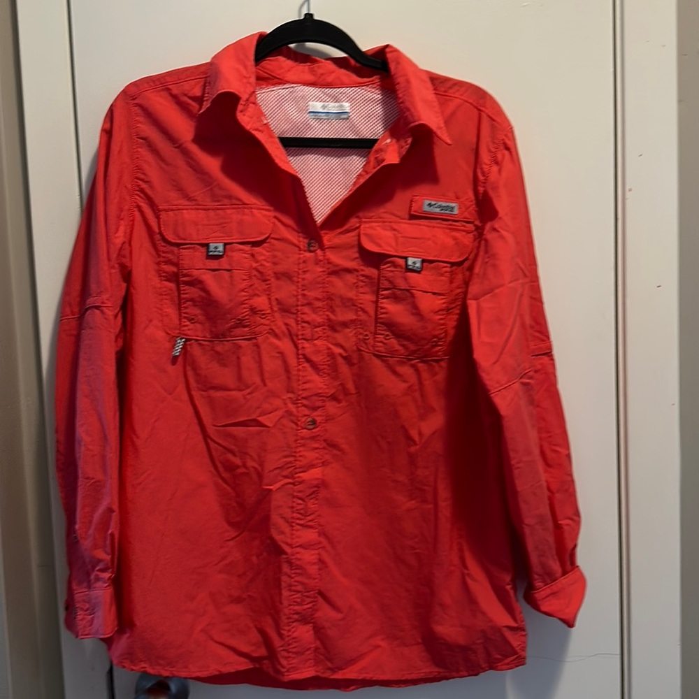 Woman’s Columbia shirt